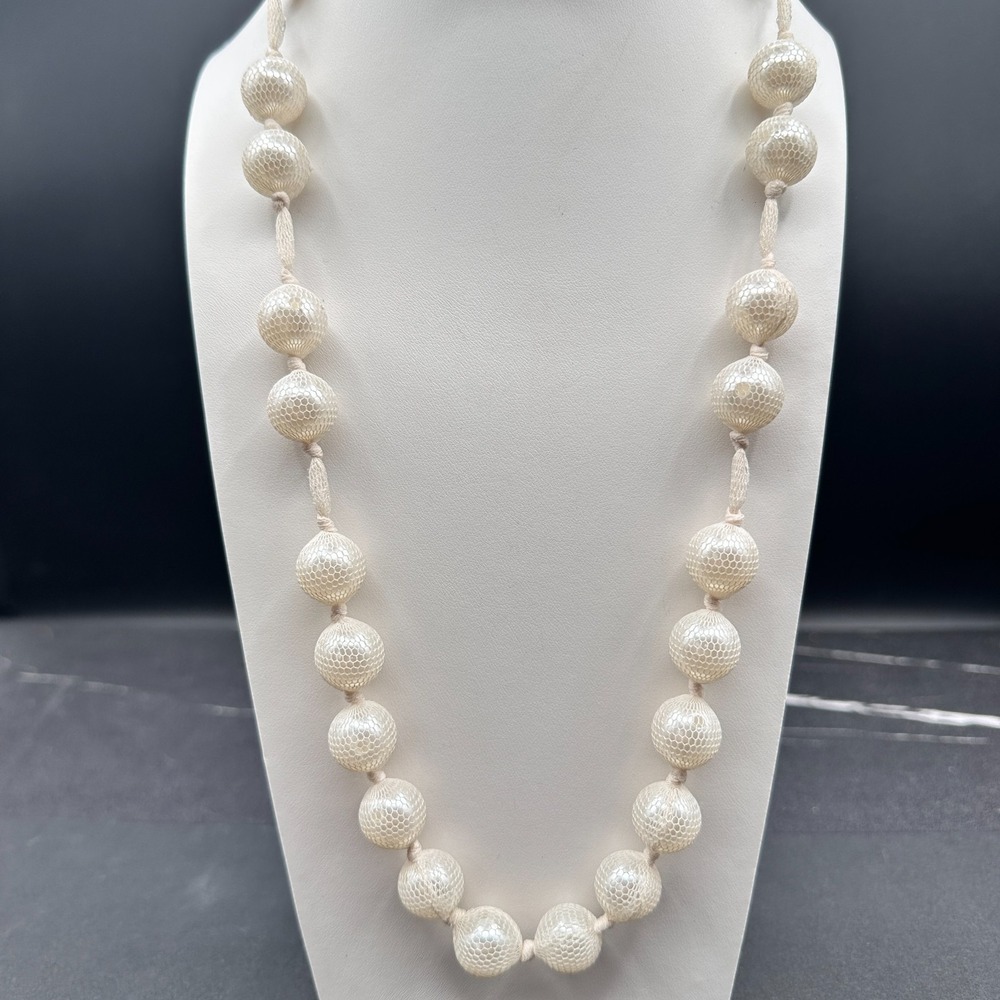 Vintage 90s Cream Faux Pearl Mesh Net Wrap Bead Necklace Classic Women's Jewelry